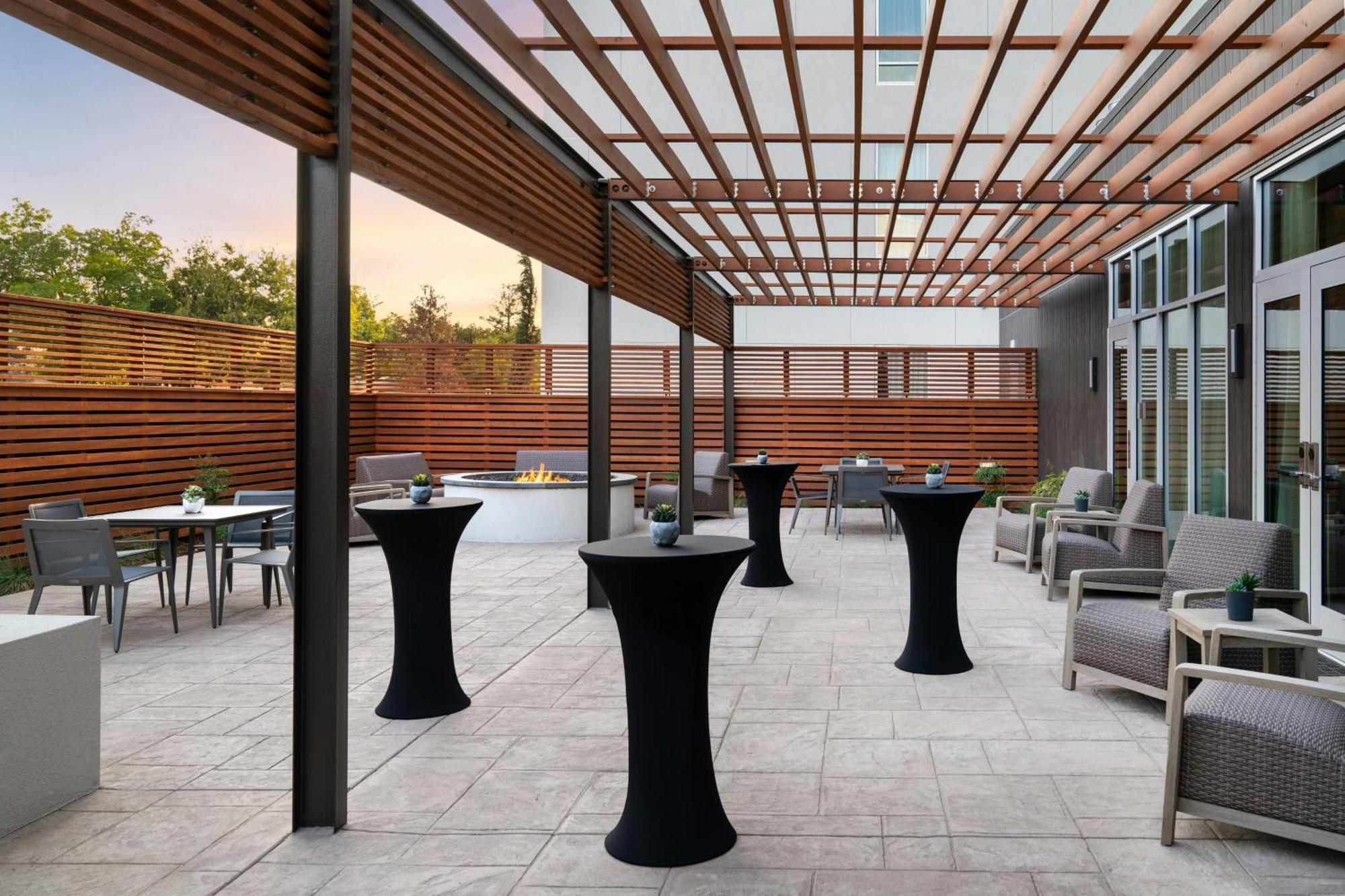 מלון Courtyard By Marriott Fresno קלוביס מראה חיצוני תמונה