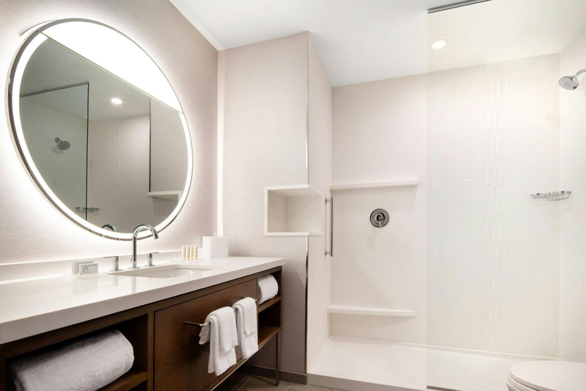 מלון Courtyard By Marriott Fresno קלוביס מראה חיצוני תמונה