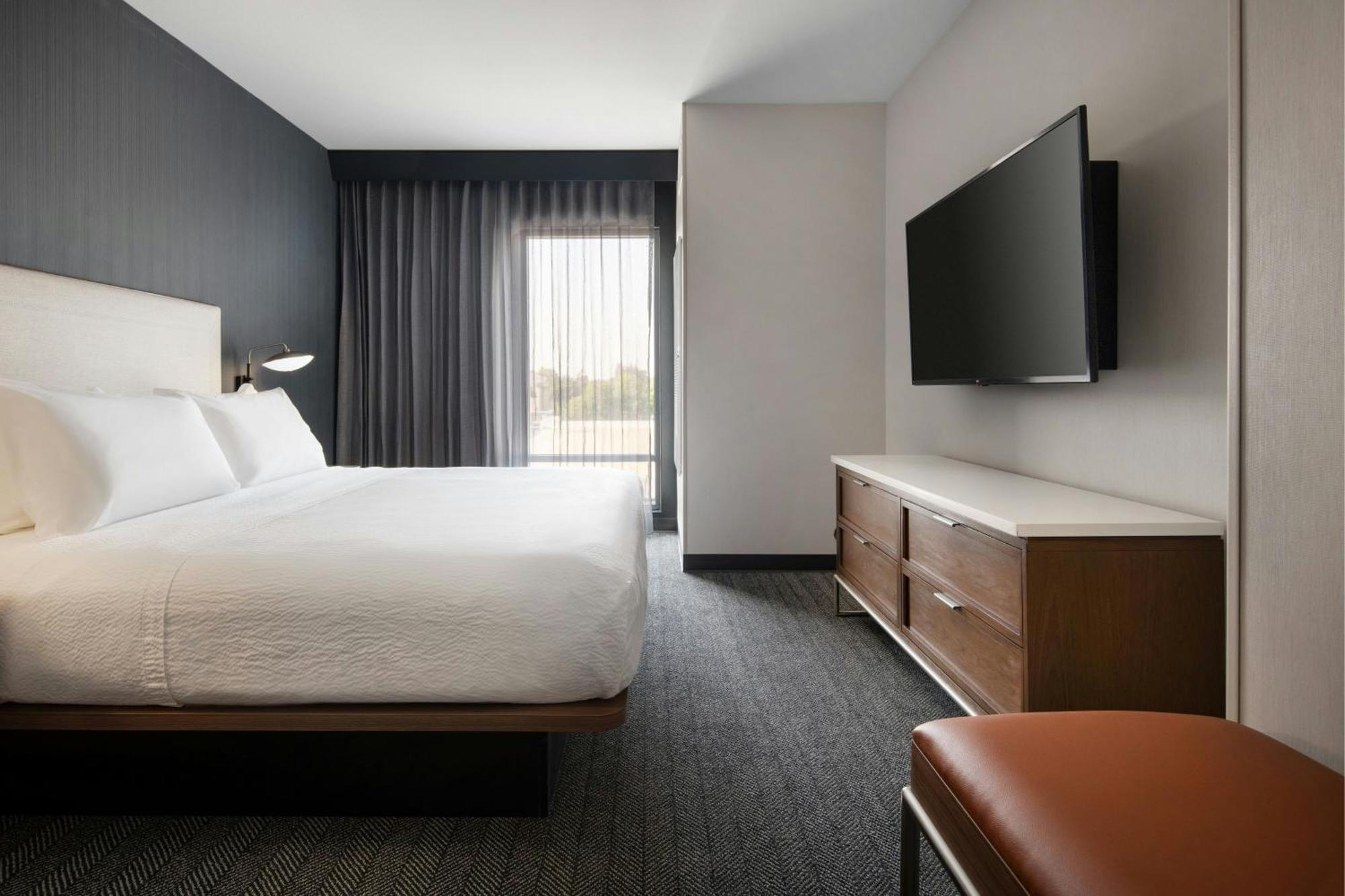 מלון Courtyard By Marriott Fresno קלוביס מראה חיצוני תמונה