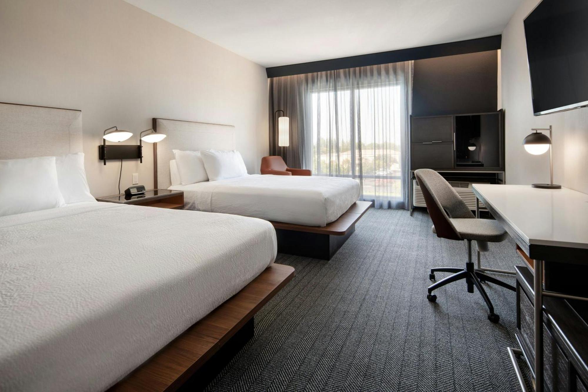 מלון Courtyard By Marriott Fresno קלוביס מראה חיצוני תמונה