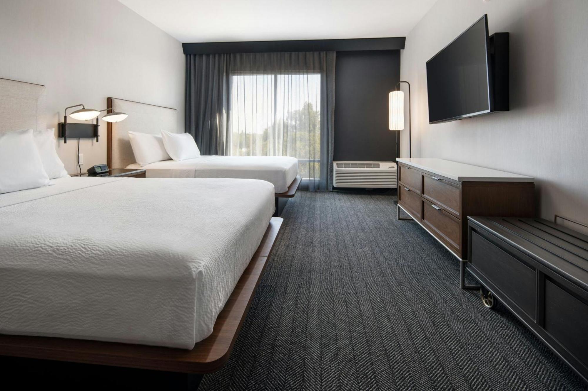 מלון Courtyard By Marriott Fresno קלוביס מראה חיצוני תמונה