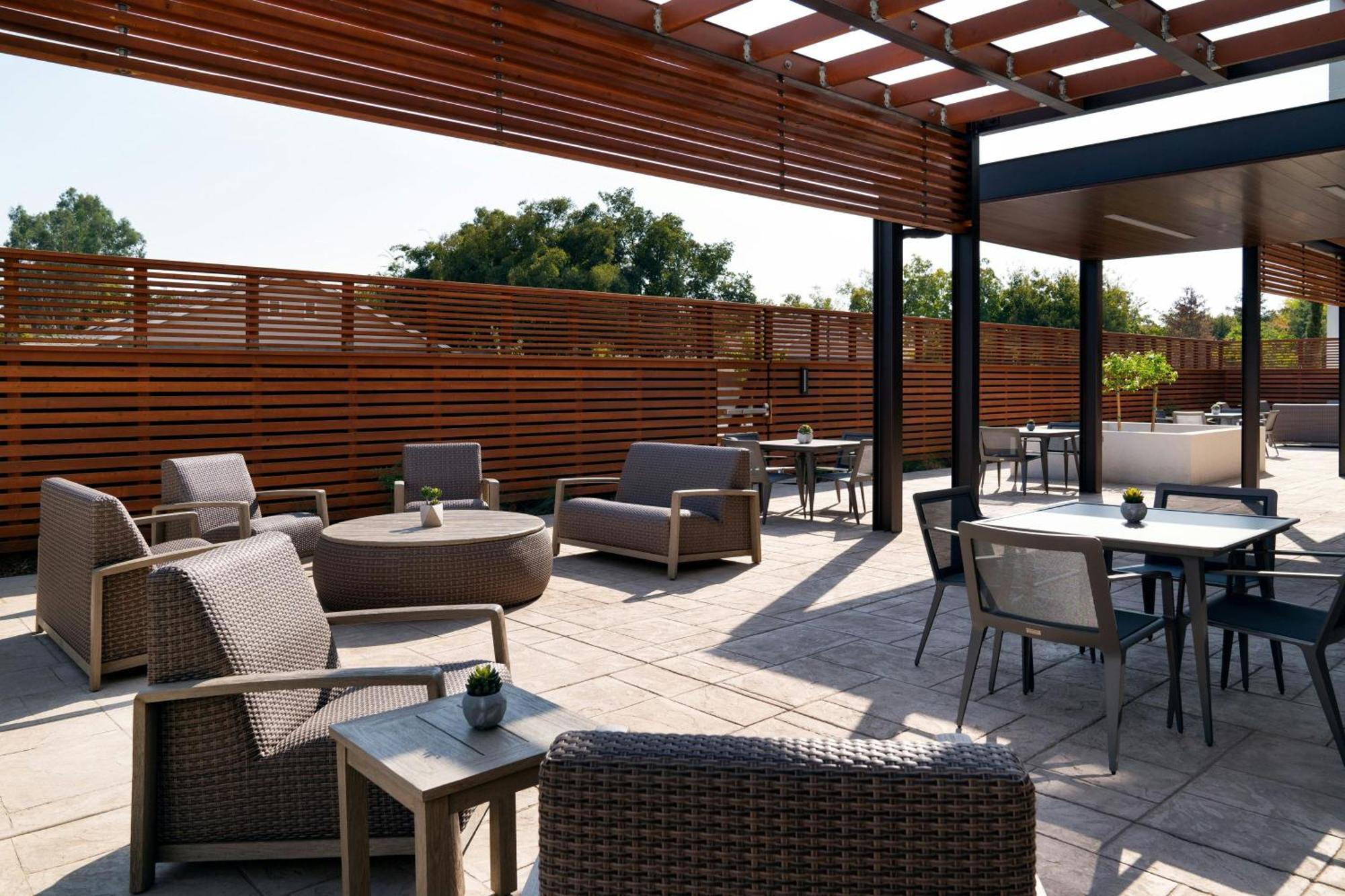 מלון Courtyard By Marriott Fresno קלוביס מראה חיצוני תמונה